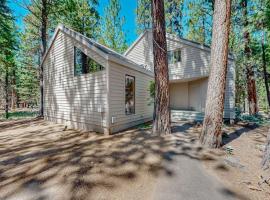 Relax and Reconnect - Your Cozy Family Retreat in Sisters OR, Hotel in Black Butte Ranch