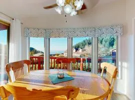 Ocean view retreat with nautical interior pinball machine grill games & AC