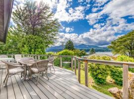Magnificent Dog-Friendly Home with Lake & Mountain Views from the Large Deck, hotell sihtkohas Cascade Locks