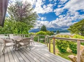 Magnificent Dog-Friendly Home with Lake & Mountain Views from the Large Deck