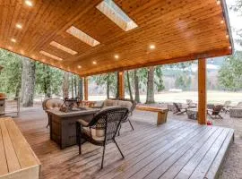 Modern spacious getaway with private hot tub wood fireplace WiFi & game room