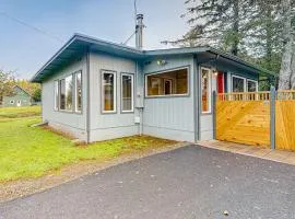 Home near the ocean with wood stove large yard washer&dryer streaming patio