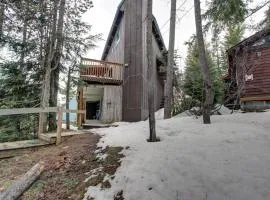 Adorable and Spacious Cabin in the Heart of Government Camp -Close to Ski Access