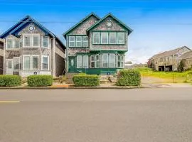 Side-by-side ocean-view homes with hot tubs & fireplaces - 1 block to beach