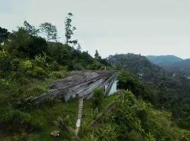 The Ledge by Bloobuck - Romantic Jacuzzi Villa near Vagamon