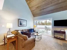 Dog-friendly Sunriver Condo with Great Location & View SHARC Passes
