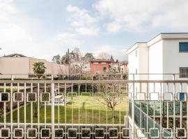 Appartamento con giardino 20 min COMO,30 Lugano, hotel in Balerna