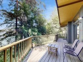 Unique lakefront cabin near the dunes with a private dock & fireplace