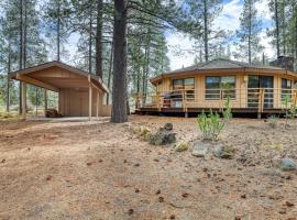Yurt-style Home with Wraparound Deck SHARC Passes & WiFi, khách sạn ở Sunriver