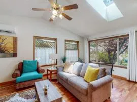 Pleasant home in Waldport with garden inviting deck & sunroom