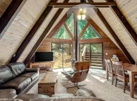 Quiet A-frame cabin near town with forest views & high-speed WiFi - dog-friendly