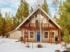 Family-friendly home with WiFi BBQ grill washer&dryer golf nearby, hotel v mestu La Pine
