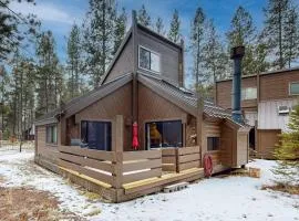 Cozy cabin in Sunriver with SHARC amenities washer&dryer & dog-friendly