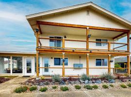 Family-friendly condo with kitchen close to river downtown & WIFI, Hotel in Florence