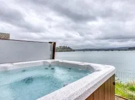 Dog-Friendly Bayfront Home with Private Hot Tub Water & Bridge Views Free WiFi