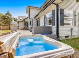 Luxurious home with 3 suites 3 fireplaces game room & hot tub - walk to beach