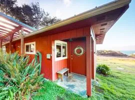 Cottage with Panoramic Ocean Views in Quiet Area - Dogs OK
