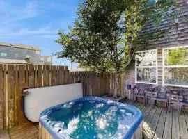 Gorgeous beach house with hot tub enclosed yard & fireplace - 1 block to beach