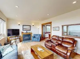 3000 sq ft private home with bay views pool table firepit outdoor bar & grill
