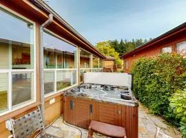 Oceanfront home with private hot tub walls of glass & spectacular view