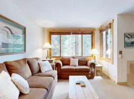 Ski Trails Condo - Pool & Hot Tub 200' to Slopes - Near Restaurants & Shops