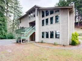 3-story home with private deck bar & entertainment room & W&D