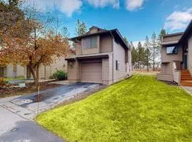 Beautiful dog-friendly condo with SHARC amenities close to golf course