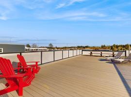 Downtown Condo with rooftop deck - just steps to beach restaurants & bars, hotel a Long Beach