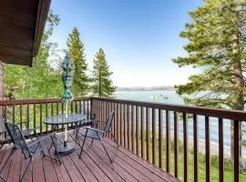 Lakefront getaway with Private beach access & balcony sleeps 6