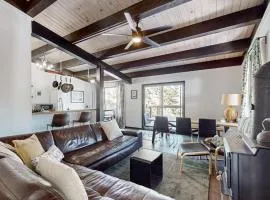 Walk to Ski Lift - Modern Top-Floor Mountain-View Getaway Near Scenic Trails