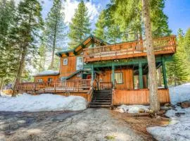 Dog-friendly cabin with private hot tub fireplace near skiing & the beach
