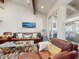 Stunning mountain retreat with pool balcony views & fireplace - near skiing