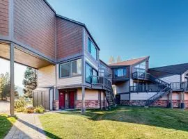 Waterfront townhouse with dock & mountain view - close to skiing hiking & beach