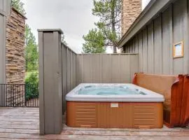 Luxury Condo with SHARC Access & Village with hot tub - Dog-Friendly