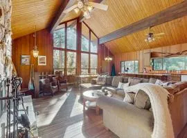 Lakeside Sanctuary with Lake & Sunset Views from Deck Walk to Private Beach-Pier