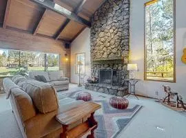 Two-story dog-friendly home with a fireplace private hot tub & SHARC passes