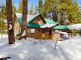 Great family home near Tahoe Donner with a shared pool tennis court & hot tubs