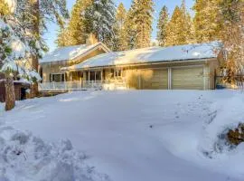 Peaceful retreat with a gas fireplace balcony & washer&dryer
