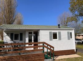 Mobile Home à Louannec, hotel i Louannec