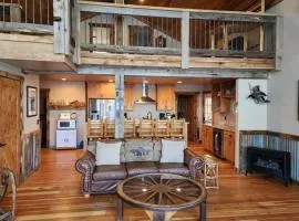 Lakefront home with wraparound deck modern appliances WiFI & dog-friendly
