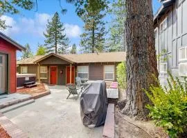 Renovated Modern Retreat with Hot Tub - Walk to Lakeside Beach & Gondola
