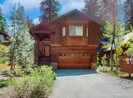 Willow Creek Hideaway - 2 Living Areas & Private Deck - 5 Minutes to Slopes