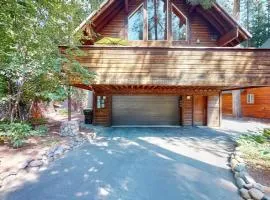 North Tahoe Chalet with Private Garage - Walk to Donner Lake