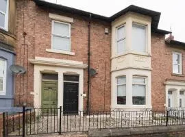 Jesmond - Stylish 3 Bed 2 bathroom Apartment