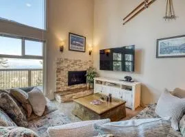 Spectacular townhouse with Lake Tahoe views sleeps 6