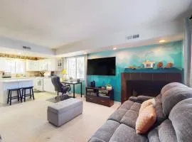 Family-friendly townhouse with WiFi streaming W&D and close to skiing