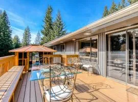 Spacious Two-Story Home withPrivate Hot Tub Free WiFi & Game Room - Dogs OK