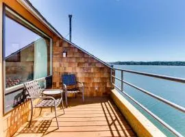 Waterfront Condo with Private Deck Bay Views Pool Hot Tub & Sauna