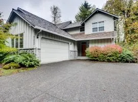 Mountain lodge with hot tub & pool - close to golf & skiing