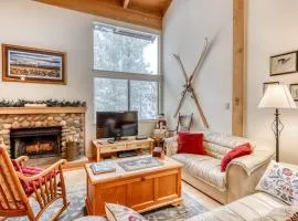 Family-friendly woodland condo with wood-burning fireplace close to shuttle